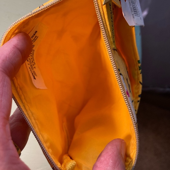 L’Occitane en Provence makeup bag. - Picture 7 of 8